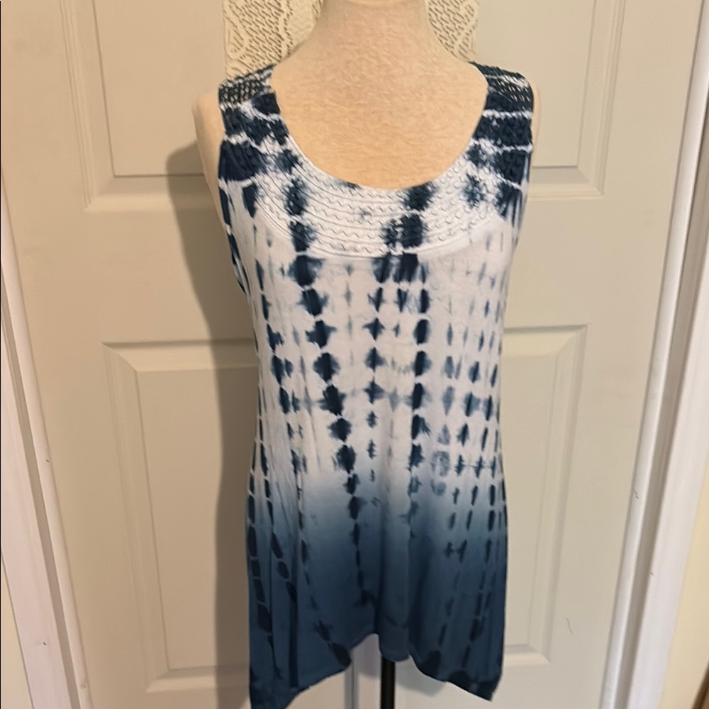 Ladies Blue and White Tie-Dye Sleeveless Top by “Sunday” Sz M